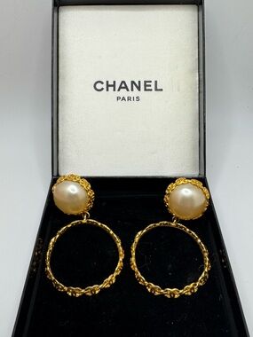 CHANEL VINTAGE Gold and Pearl Hoop Drop Earrings 🇫🇷
